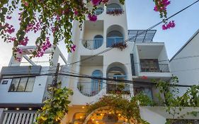 Nest House Homestay